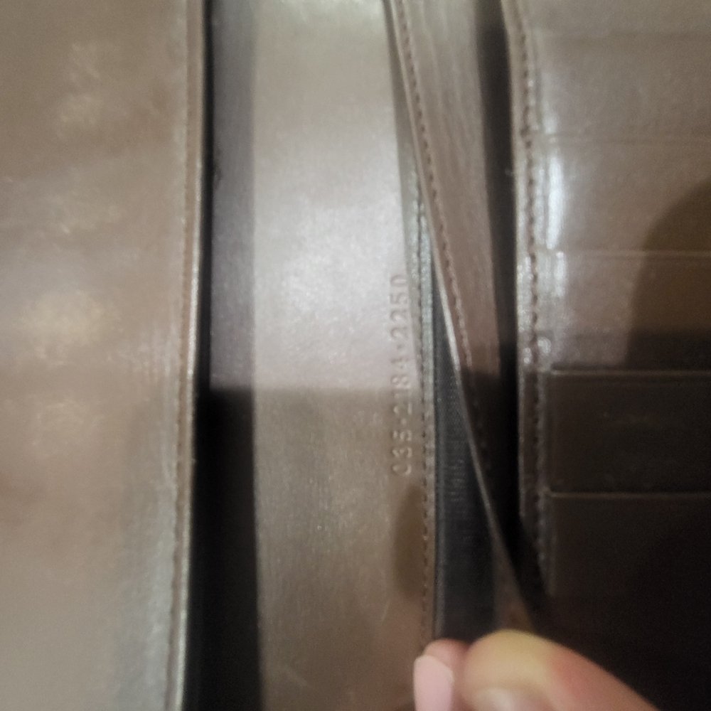 Gucci Brown Monogram Wallet - Picture 8 of 11